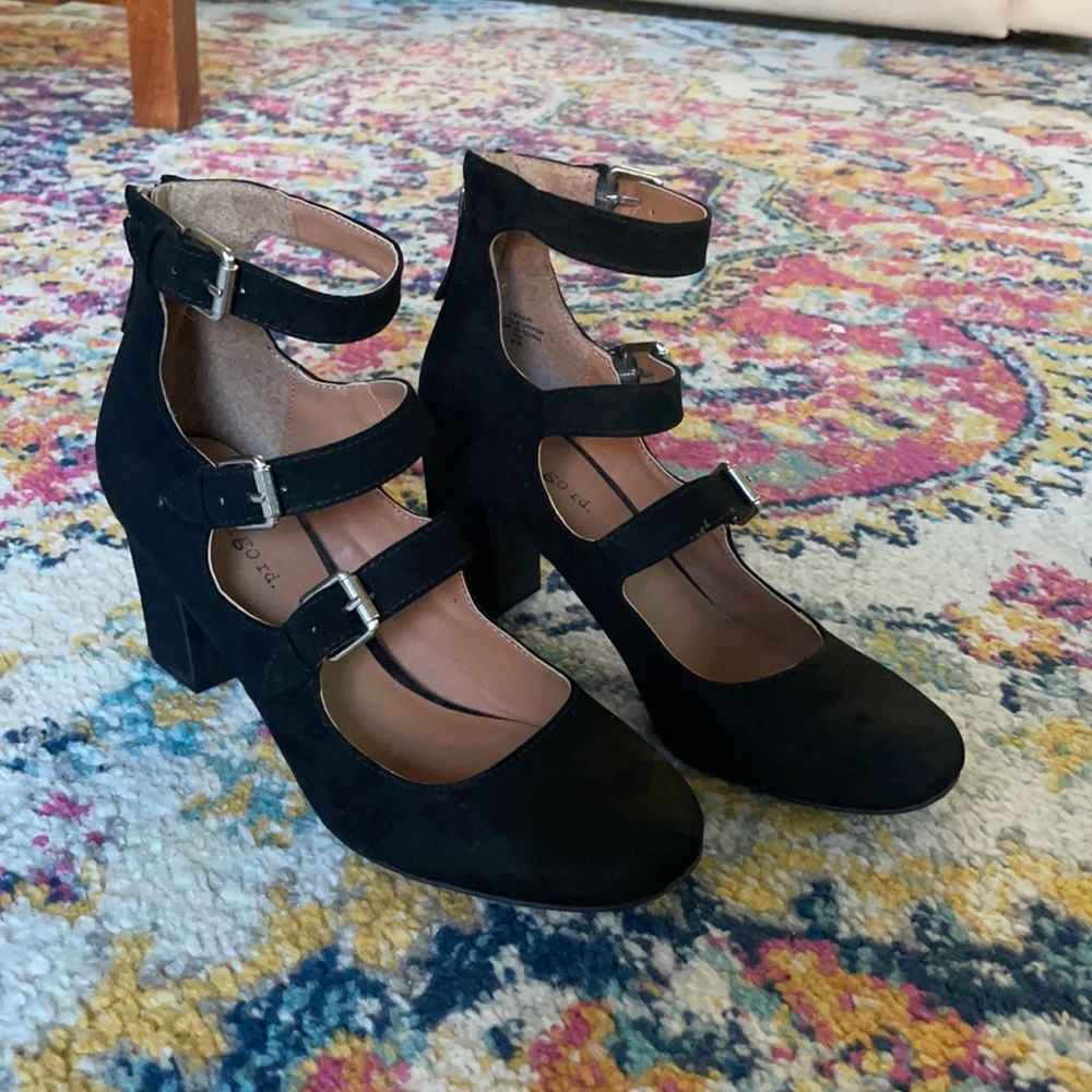 Black strappy block heels